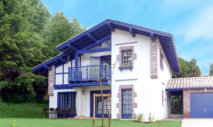 Behobie House | Villas Odalys Collection Domaine de Lana by Interhome