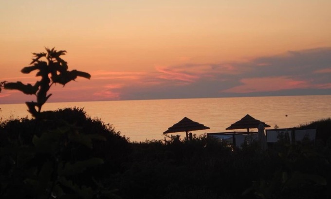 San Vincenzo Apartment | VILLE PAOLA AND DANIELA nice two-room apartment 30 mt from the beach pet free