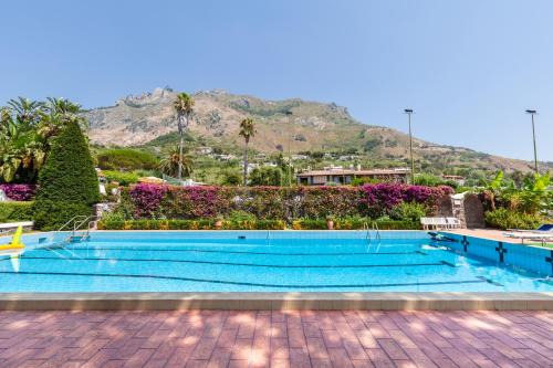 Succhivo Villa | Villetta con Giardino esclusivo di 1000 mq, Piscina, Tennis, Calcio, Bocce