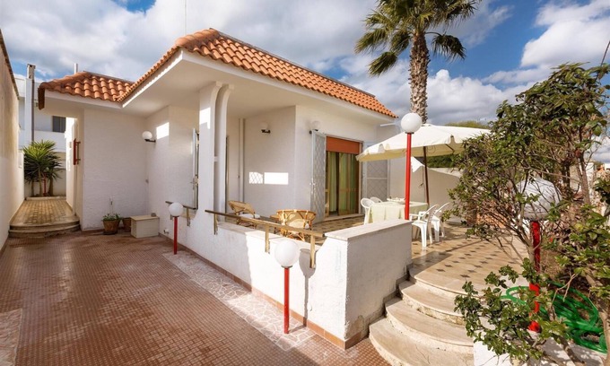 Torre Lapillo House | Villetta Lorena by BarbarHouse