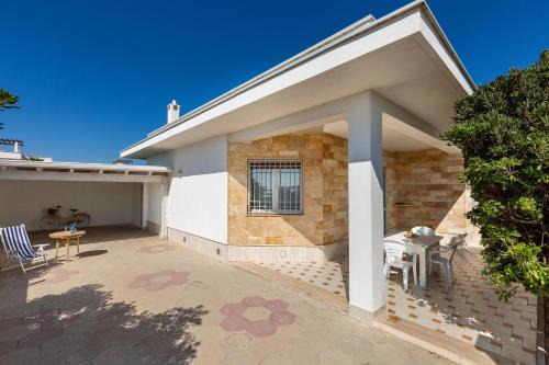 Torre Castiglione House | Villetta Sapore di sale by BarbarHouse