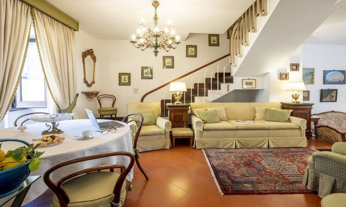 Meta Villa | Villino Il Geranio a house with antique furniture in Sorrentocoast