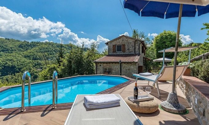 Coreglia Antelminelli Villa | Villino Annalisa, Coreglia Antelminelli, Lucca and Viareggio