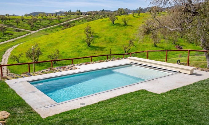 Paso Robles House | Vina Vista Estate with year round heated pool & 360 degree viewsnn