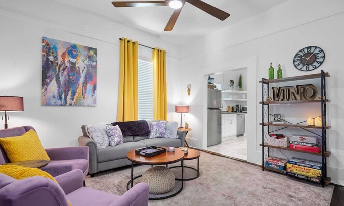 Hot Springs House | Vineyard Cottage-Pet Friendly & Walk to Oaklawn!