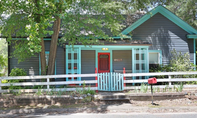Forest Hills House | Vintage Cottage less than 3 mi from Duke Hospital