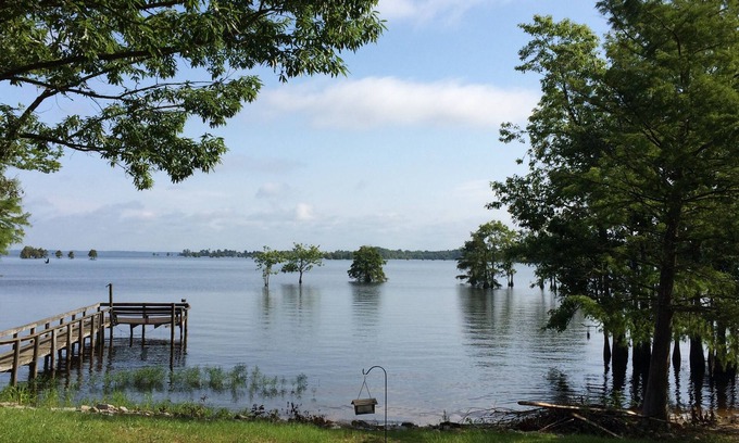 Eutawville House | Vintage Family Lake House Lake Marion- NEW DOCK IN APRIL 2019