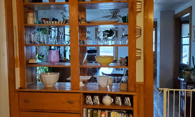 De Peyster House | Vintage Farmhouse close to area colleges, beaches, and the Adirondack mountains.