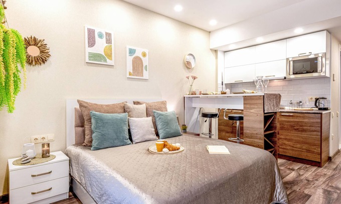 New Boulevard Apartment | Vintage Haven Studio - Bohemian Style in Alliance Palace