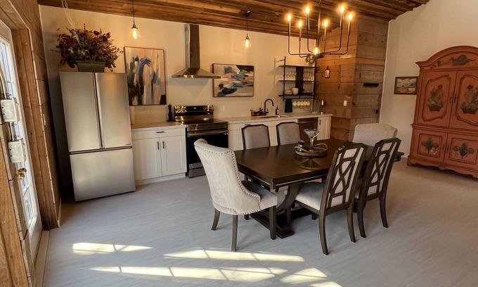 Beamsville House | Vintage Roost at Fleming Farms