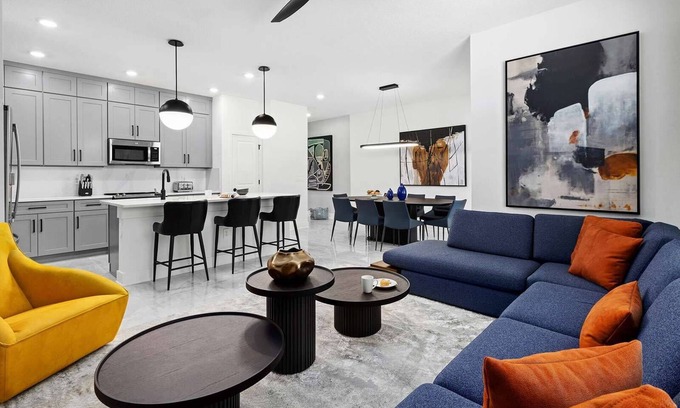 Florida Center House | Violet's Vista | Luxe home next to Universal w/spa pool, grand LR/DR, themed BR
