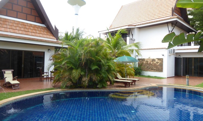 Rayong Villa | VIP Chain Resort Pool Villa