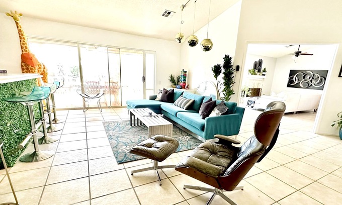 Park Palms Villa | VIP Coachella Artist Pool House: Festival Drop Off Included