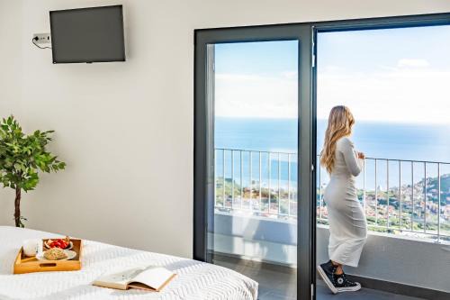 Estreito de Camara de Lobos House | VIRA by KAAMAH