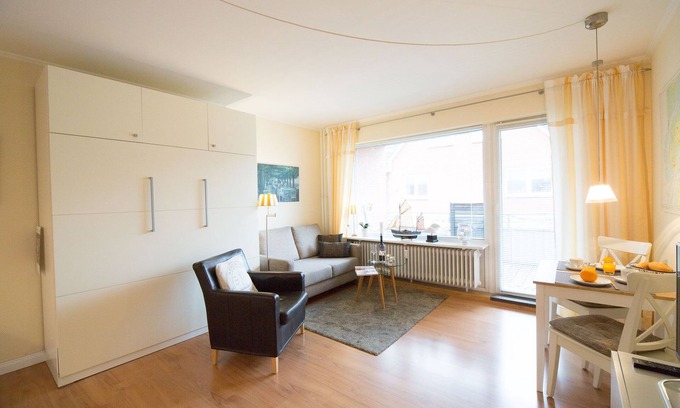 Wittduen Apartment | Vis-à-vis the Wadden Sea, spacious, comfortable 1-room apartment, large balcony. south-facing balcony, WLAN