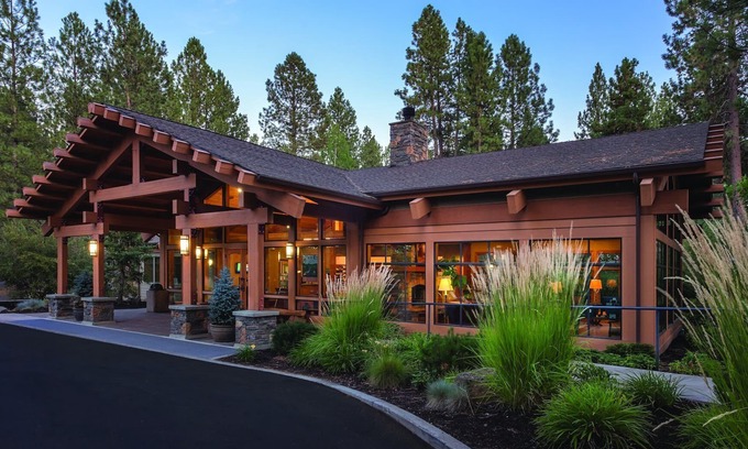 Bend Resort | Visit Deschutes National Forest and wilderness areas!
