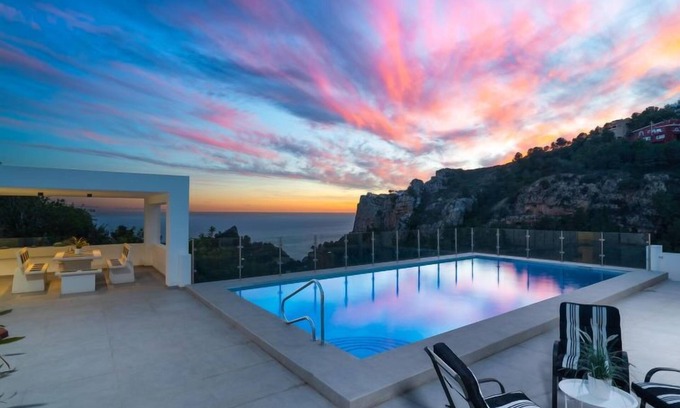 Cumbre del Sol House | Vista al Mar by Interhome