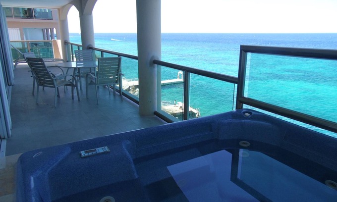 Colonia Andres Condo | VISTA AZUL - Beautiful Decorated Ocean Front - 4 Bedrooms - 6th Floor