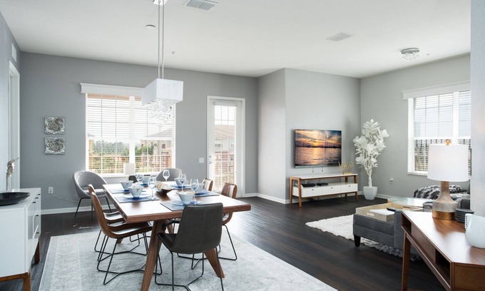 Florida Central Atlantic Coast Condo | Vista Cay Luxury Vision. Near all theme Parks and walk to conventions