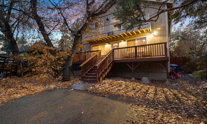 Sugarloaf House | "Vista Pines" w/Hot Tub, Deck, Arcades, King Bed, & BBQ-Dog Friendly