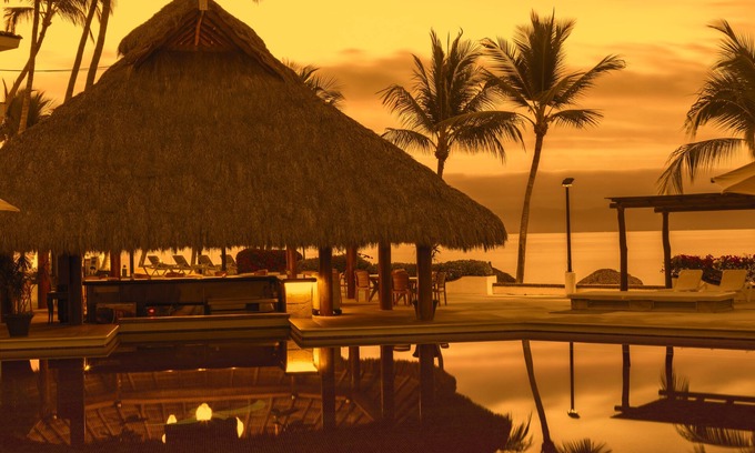 Bucerias Hotel | Vista Vallarta All Suites on the Beach