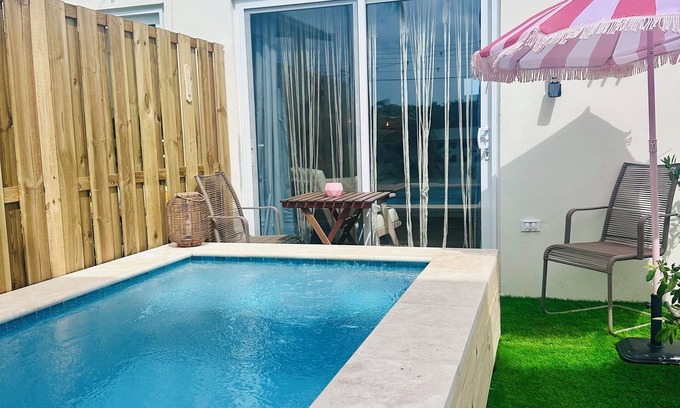 Camacuri Apartment | Vistalmar Mini Studio in lovely Oranjestad with Private Plunge Pool, WiFi and AC