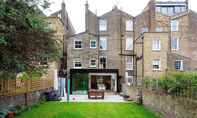 Canonbury House | Visual Jewel, by Veeve