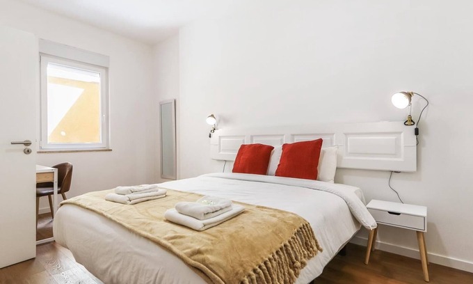 Alcantara Apartment | Vita Portucale | Campo de Ourique River View 0D