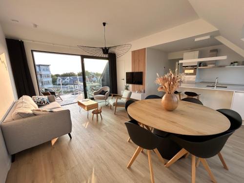 Westende Apartment | VLOED by BLOSS, familieappartement met buitenzwembad en garage