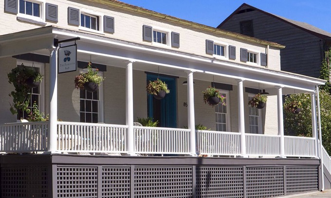 Connelly House | Vogue-featured lodging + event barn. Pup friendly!