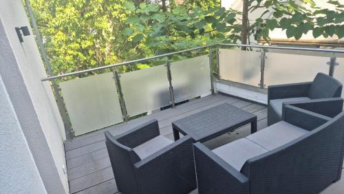 Weisenau Apartment | Volkspark-3-Zimmer-Wohnung-4 Betten-Mainz