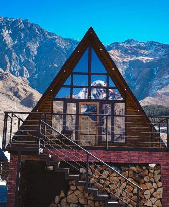 Stepantsminda House | Voyager