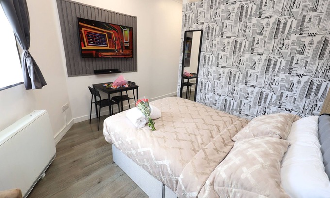 Glasgow Apartment | VR Apartments