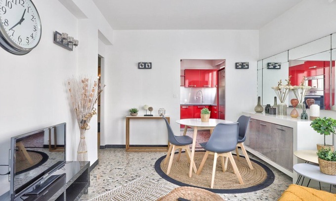 La Madeleine Apartment | Vrbo Property