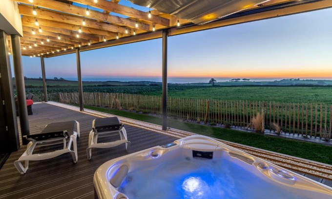 Plougonvelin Villa | Vue à Couper le Souffle - Villa de Charme avec Spa en Bord de Mer - Pointe Finistère