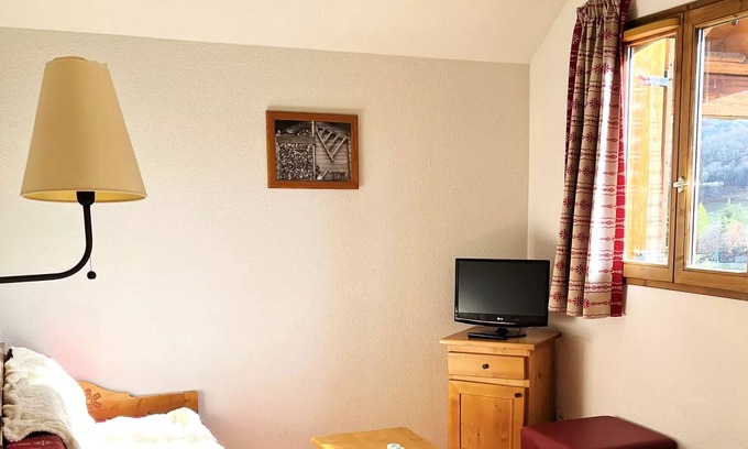 Albiez-le-Vieux Apartment | VVF Albiez-Montrond Maurienne - Large 2-room apartment for 6 people + 1 baby