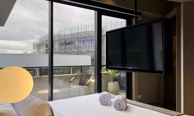 Calle 100 Apartment | w* | Artistic Loft in Unique Building