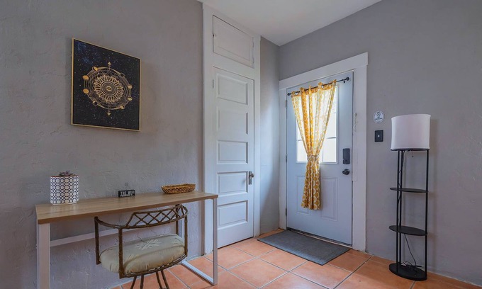 West University Apartment | W University 1 Walk to U of A, 4th Ave & Downtown