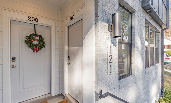 Wake Forest House | WaFo | Downtown | Walkable | Townhome