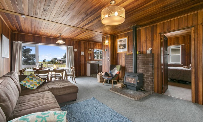 Waihi Beach Cottage | Waihi Charm - Waihi Beach Holiday Home