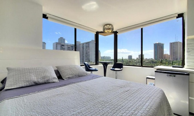 Waikiki Apartment | Waikiki beach modern studio No resort fee Best location