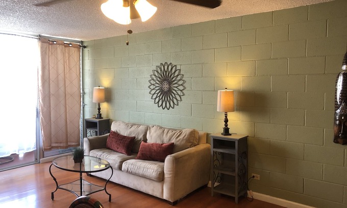 Waikiki Apartment | ~Waikiki~ LOWEST RATES IN AREA ~ 1 Bedroom ~ Fully Furn ~ Blocks to Beach ~