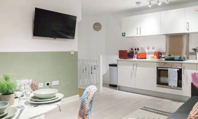 Wakefield Apartment | Wakefield Hideaway – 2BR Comfort for 4
