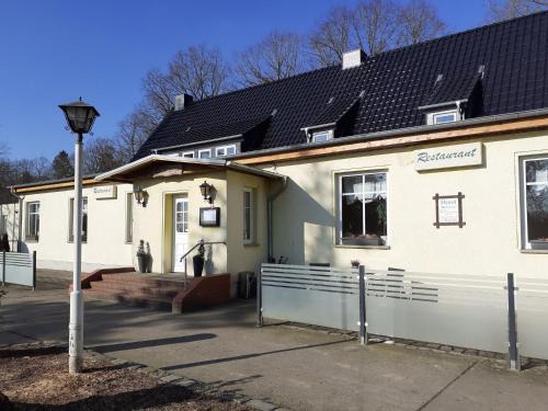 Jarmen House | Waldperle