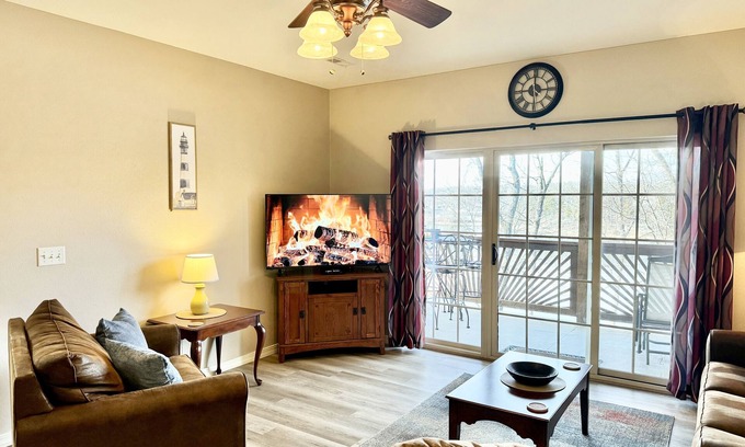 Hollister Condo | Walk-in Condo A-4 with Overlooking Deck by RedAwning