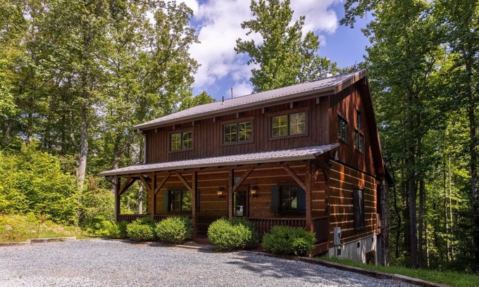 Boone Cabin | Walk in the Clouds - Rustic Cabin with Hot Tub, Outdoor fireplace, Fenced Dog Area