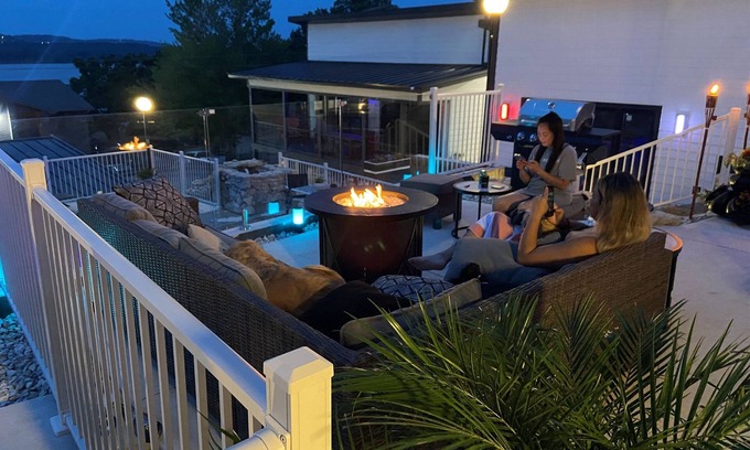 Indian Point Villa | Walk-in Villa with Heated Pool, Game Room, Epic Views, 3 min from SDC