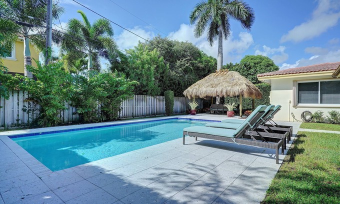 Lauderdale-by-the-Sea House | Walk to Beach & Restaurants! 4BR Heated, Salt Water Pool with Tiki Hut!