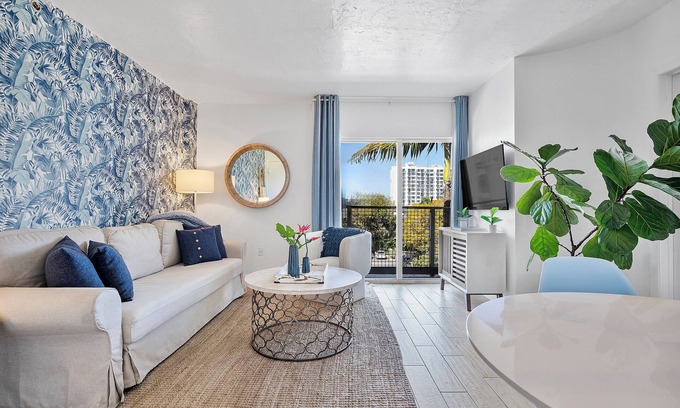 South Pointe Condo | 🏖️WALK TO BEACH🏖️Family Friendly Perfect Location-Parking