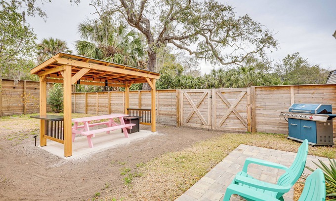 Butler Beach Apartment | Walk to Beach: Getaway w/Fire Pit in St Augustine